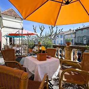 Des Artistes Hotel